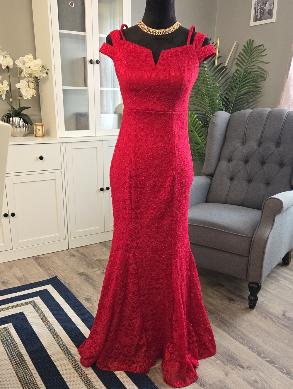 Morgan & Co. Red Lace Strappy Mermaid Formal Dress